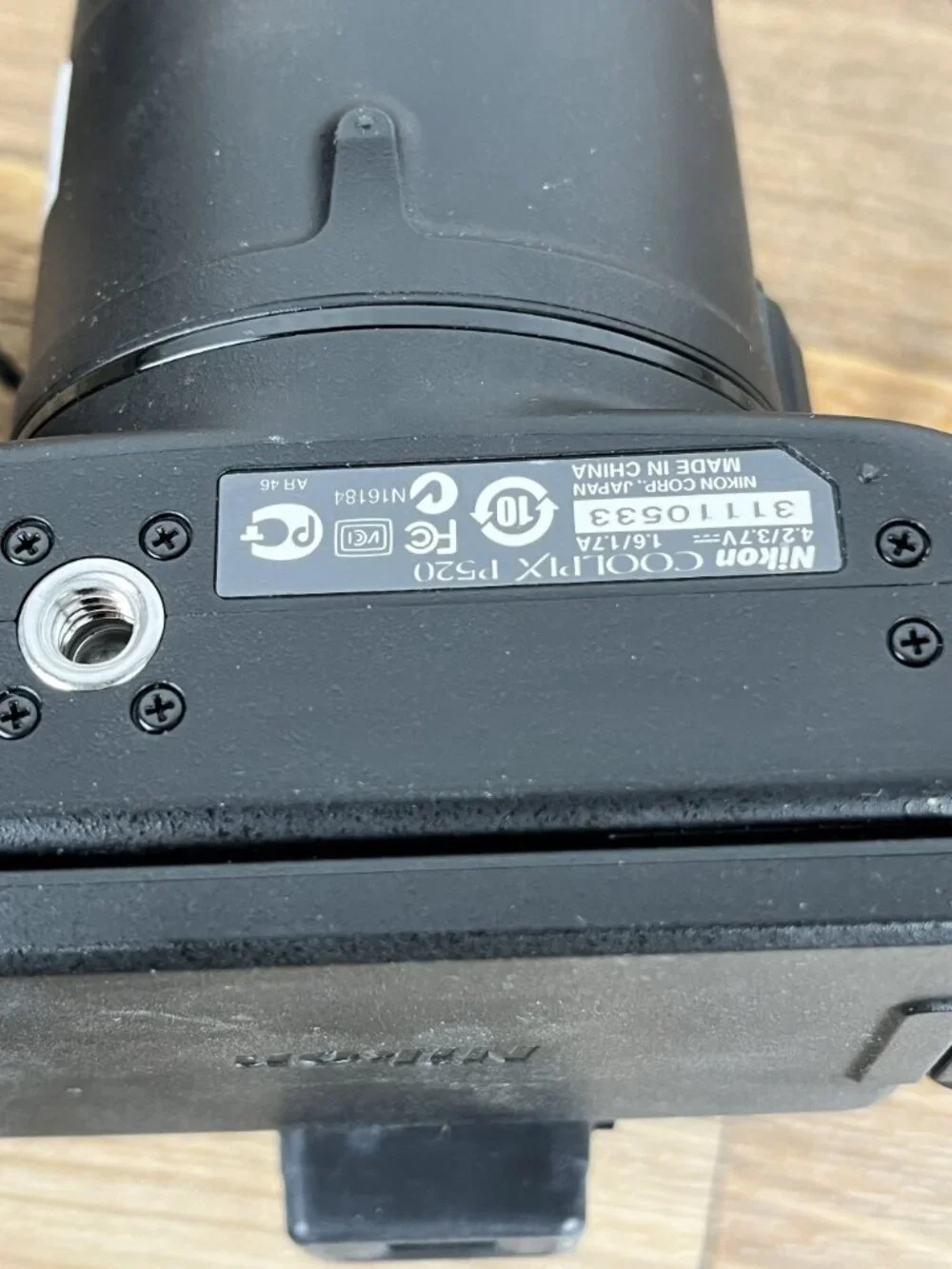 Nikon COOLPIX P520 18.1MP Digital Camera Black 42x Optical Zoom (PARTS AS IS)